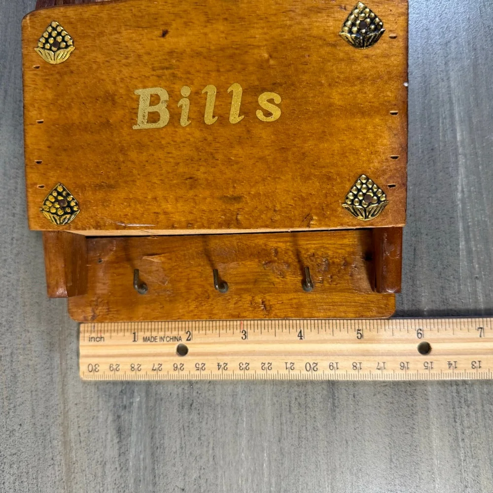 vintage wooden wall-mounted mail organizer and key holder - Picture 5 of 8